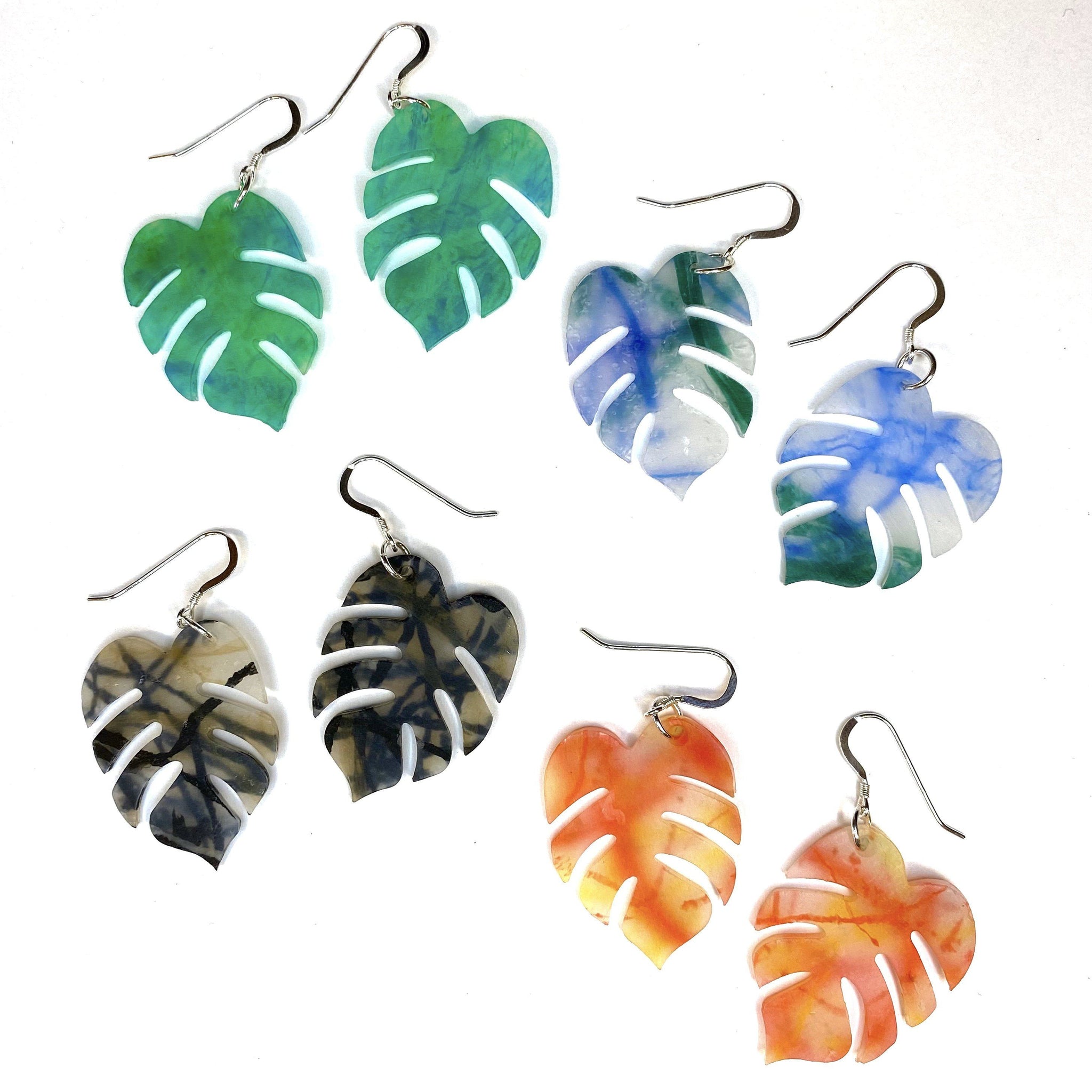 Manoa Monstera Leaf drop earrings – [ki-ele]
